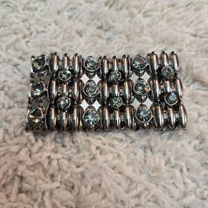 NWOT Silver Rhinestone Stretch Bracelet